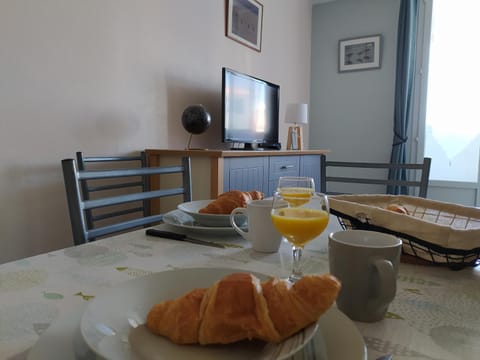Appartement restauré à 50 m de la plage Condo in Saint-Jean-de-Monts