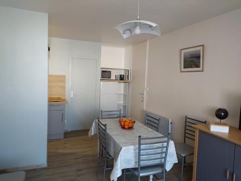 Appartement restauré à 50 m de la plage Condo in Saint-Jean-de-Monts