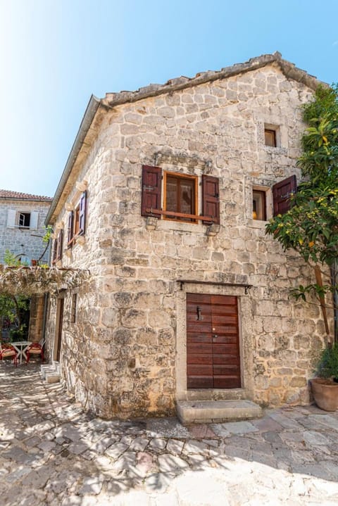 Charming Bohemian house in Perast House in Kotor Municipality