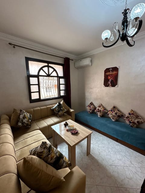 Living room, Seating area, air conditioner