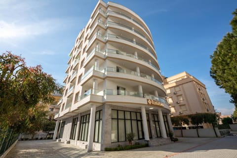 Property building, Facade/entrance