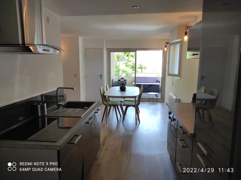 Appartement 4 personnes avec piscine, tennis, proche de la mer Apartment in Cagnes-sur-Mer