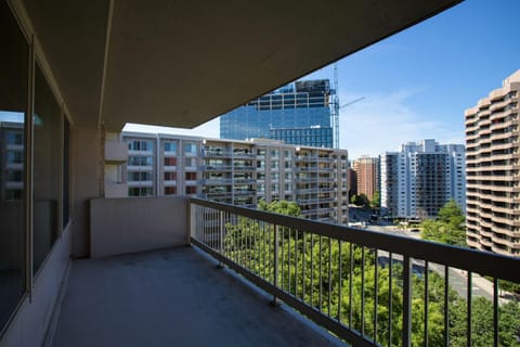 Day, View (from property/room), Balcony/Terrace, City view