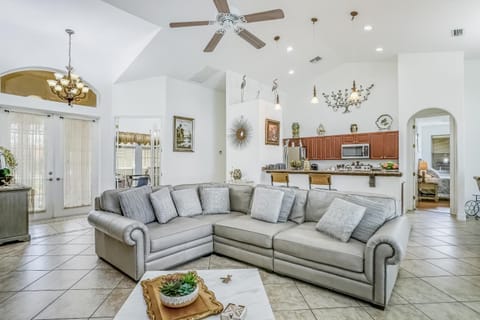 Sunshine Oasis House in Cape Coral