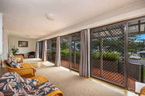 Clarence Court On The Beach - Spacious beach house House in Yamba