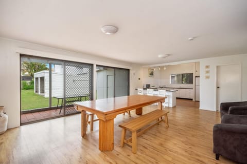 Clarence Court On The Beach - Spacious beach house House in Yamba