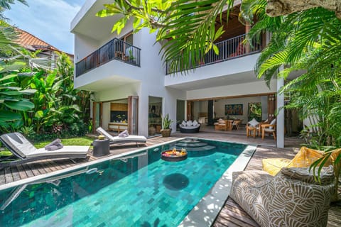 Garden, Pool view, Swimming pool, sunbed