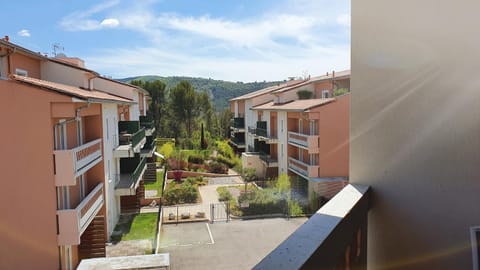 Le Lavandin - T3 Piscine & Climatisation Apartment in Gréoux-les-Bains