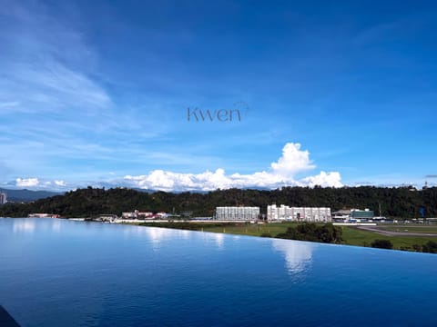 KWEN Suites-Tanjung Aru InfinityPool Seaview/Airport View Apartment in Kota Kinabalu