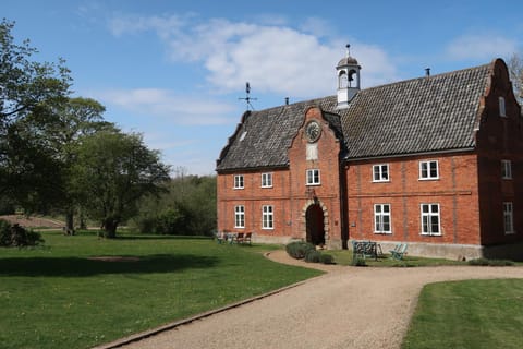 Property building, Garden