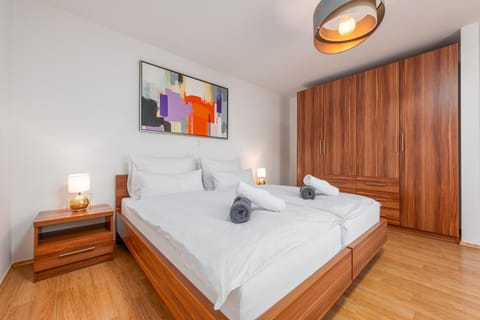 Bed, Photo of the whole room, Bedroom, wardrobe