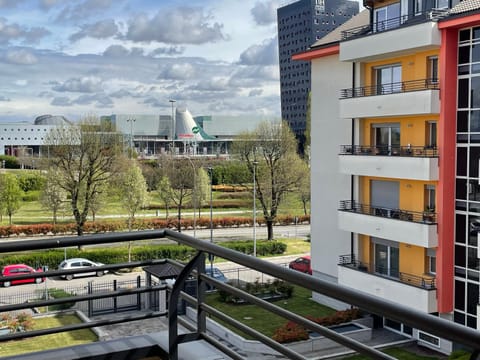 Property building, Balcony/Terrace, Street view