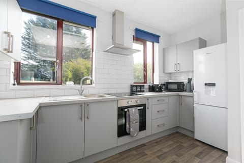 Modern & Contractors & Families & Spacious & Private Parking Appartement in Derby