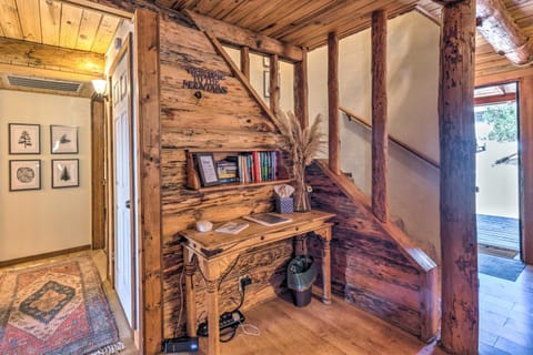 Rustic Ruidoso Log Cabin with Hot Tub and Deck! House in Ruidoso