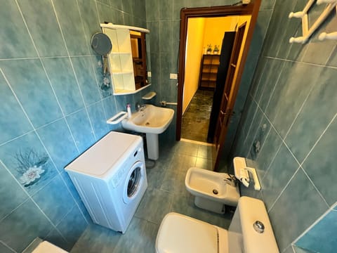 Shower, Toilet, Bathroom, bidet