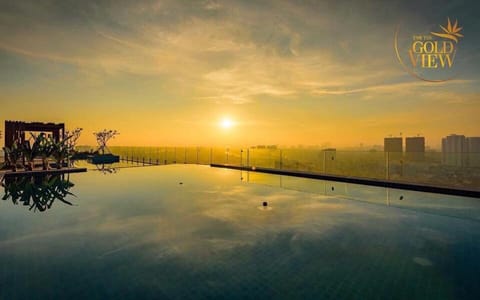 Luxury Gold Apartment 86 -Rooftop Pool Central City Condo in Ho Chi Minh City
