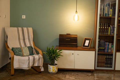 Library, Living room, Seating area