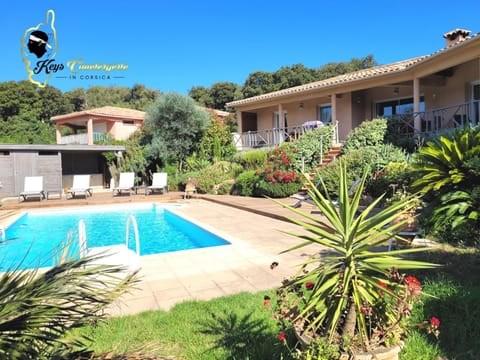 Villa 125m2 6/8 pers Trinité de Porto Vecchio Piscine House in Porto-Vecchio