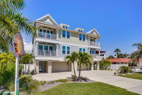 Redington Beach Townhouse 16303 House in North Redington Beach