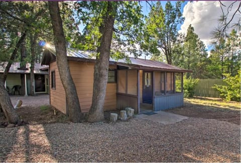 Hidden Rest Cabins and Resort Campground/ 
RV Resort in Pinetop-Lakeside