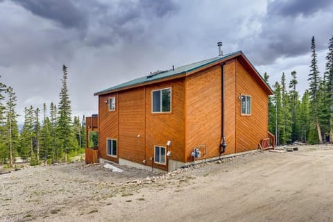 Cozy Mountain House Perfect for Relaxing - Puma's Den House in Park County