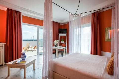 Bed, Bedroom, Sea view