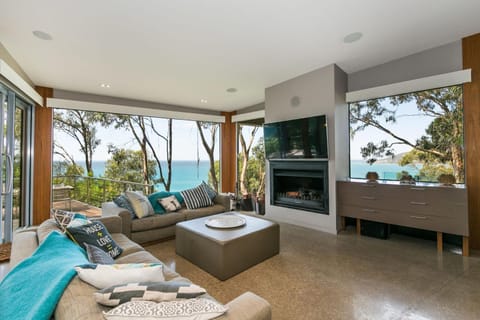 Vantage Point House in Lorne