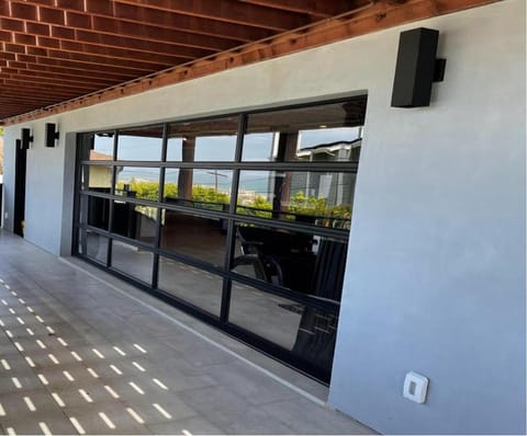 Contemporary Ocean Sunset Views with Firepit Pt Loma close to PLNU Condominio in Sunset Cliffs