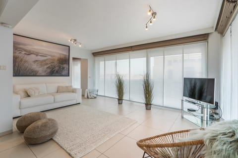 TV and multimedia, Seating area