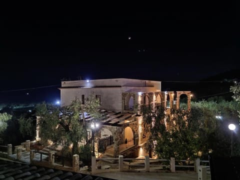 Property building, Facade/entrance, Night