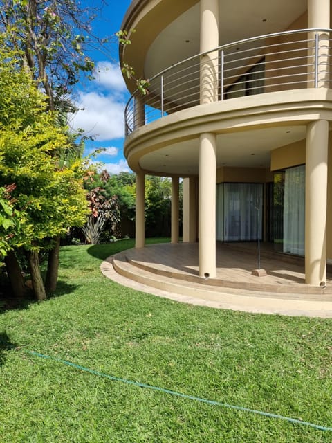Beautiful 3 bedroom home in a gated complex with private garden and pool Condo in Lusaka