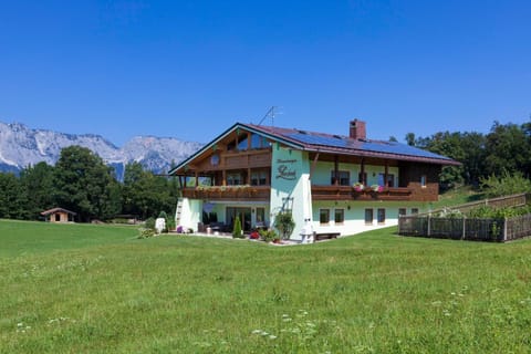 Gästehaus Lärcheck Berchtesgaden FeWo Bergfeuer Apartment in Berchtesgaden