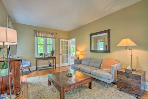 Elegant Charles Town Home Grill, Walk Dtwn! Casa in Charles Town