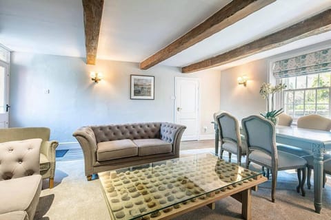The Aubrey - a gorgeous converted 17th Century Grade II listed bolthole in Bakewell House in Bakewell