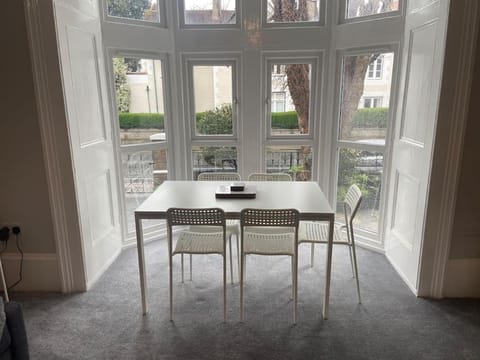 Central Southsea Boutique 2 Bedroom Flat Apartment in Portsmouth