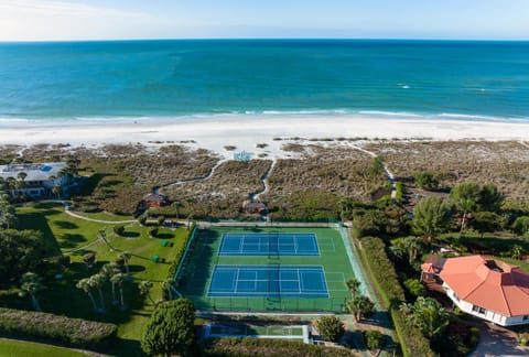 Waterfront Condo Beach Access Community Pool and Tennis condo Condominio in Longboat Key