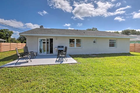Edgewater Abode about 7 Mi to New Smyrna Beach! House in Edgewater