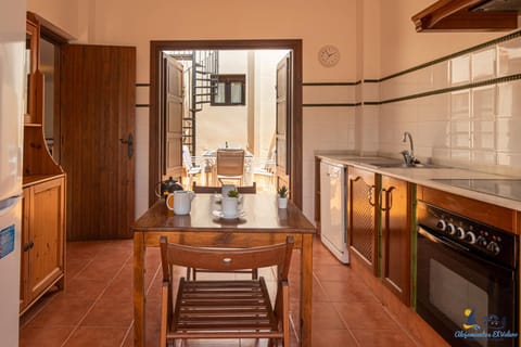 Kitchen or kitchenette, Communal kitchen