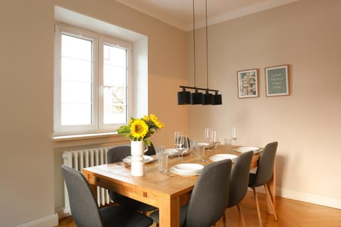 Dining area, kitchen