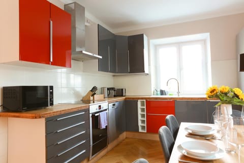 Dining area, kitchen