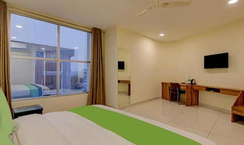FabHotel Prime Royals Orchard Hotel in Noida
