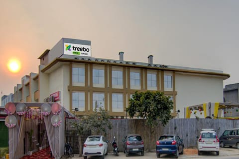 Treebo Trend Torque Hotel in Noida