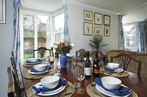 Montpellier House, Centrally Located, Large Garden Maison in Henley-on-Thames