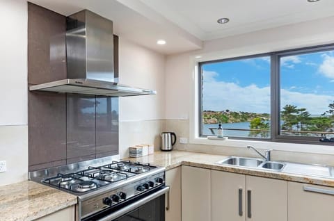 Hopkins View Holiday Home Apartment in Warrnambool