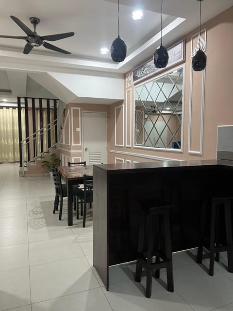 Lounge or bar, Dining area