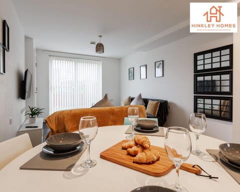 Newbuild 4bed - City Centre - Free secure parking! By Hinkley Homes Short Lets & Serviced Accommodation Apartment in Liverpool