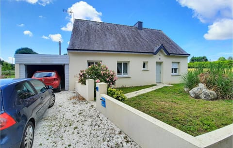 Nice Home In Clohars Carnoet With Kitchen House in Clohars-Carnoët