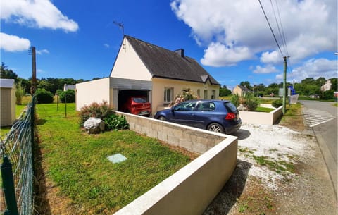 Nice Home In Clohars Carnoet With Kitchen House in Clohars-Carnoët