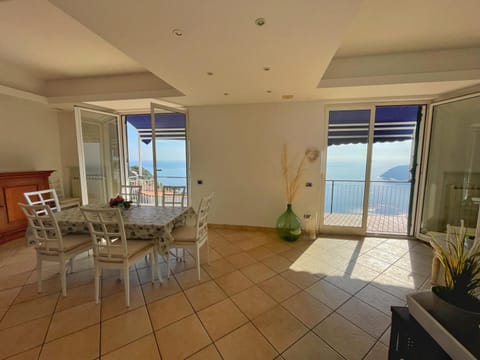 Balcony/Terrace, Dining area, Sea view