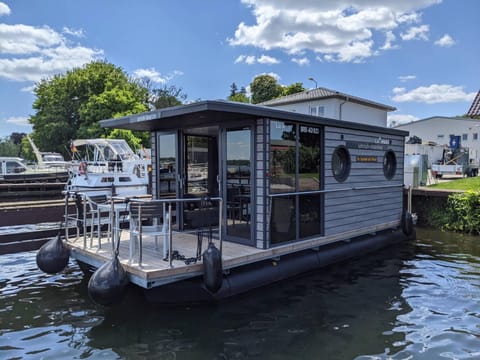 Wasserapartment Cityport - Schwimmende Ferienwohnung Condo in Schwielowsee